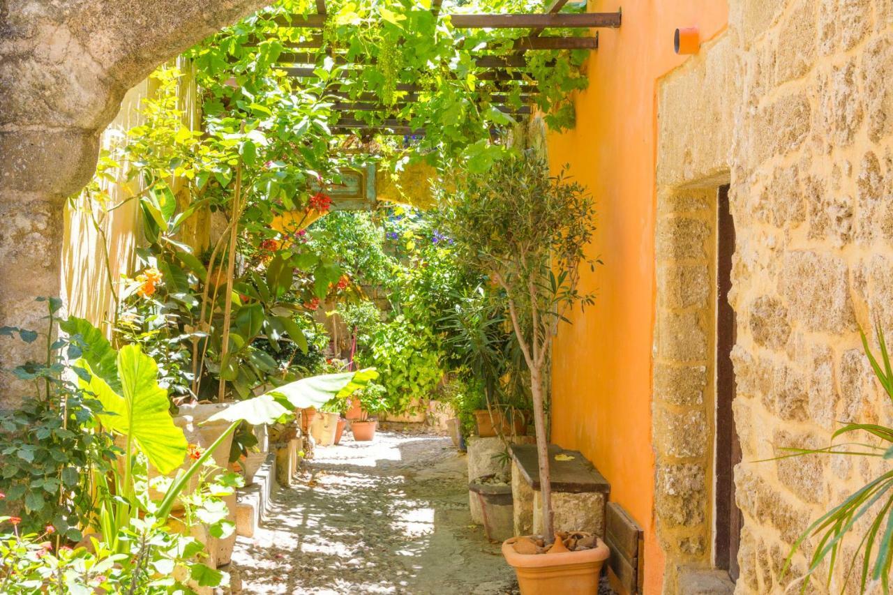 Colours - Old Town - Studios Rhodes City エクステリア 写真